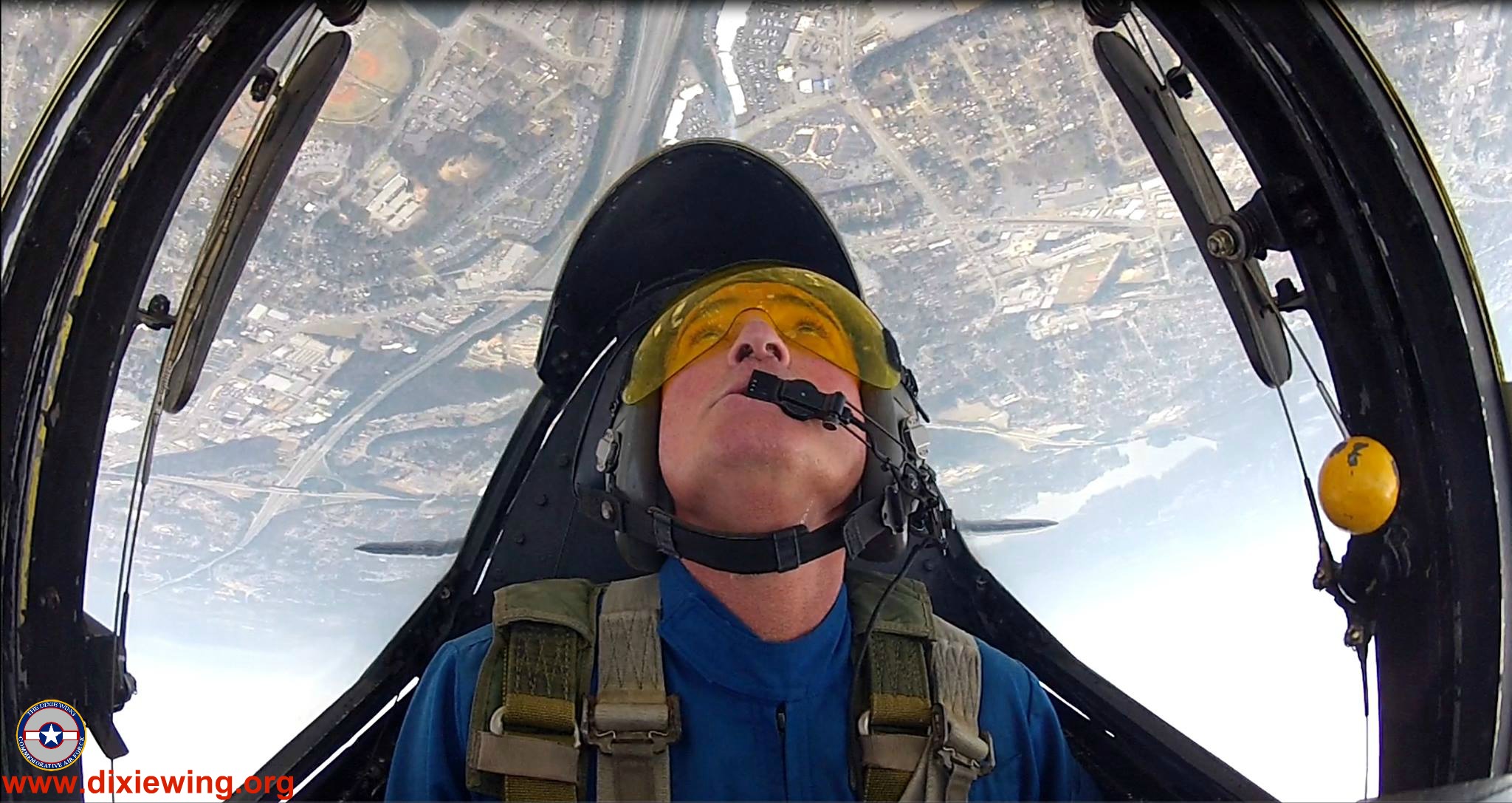 Aerobatic Routine in the CAF Dixie Wing's FG-1D Corsair 9 Chris Avery lserved in the Marine Corps for 12 years and in the Army National Guard for 4 years. He has over 25,000 hours of flight experience.Chris also served as a production and experimental test pilot at Aviat and Bombardier Aerospace. Chris has flown the CAF Corsair on the airshow circuit since 1996. He has over 800 hours in the aircraft and has flown over 400 Level 1 demonstrations in it. Chris flys many other warbirds, but strongly prefers the Corsair.