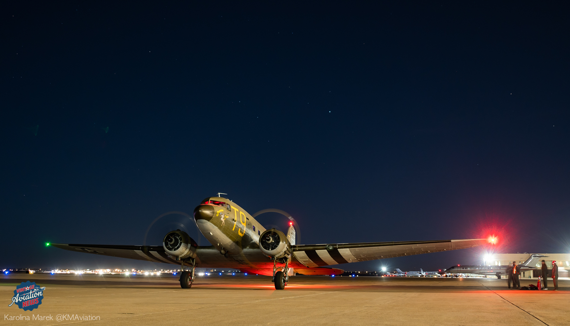 Christmas Light Flights on 'Southern Cross' C-49 10 Christmas Light Flights on Southern Cross C 49J 6268