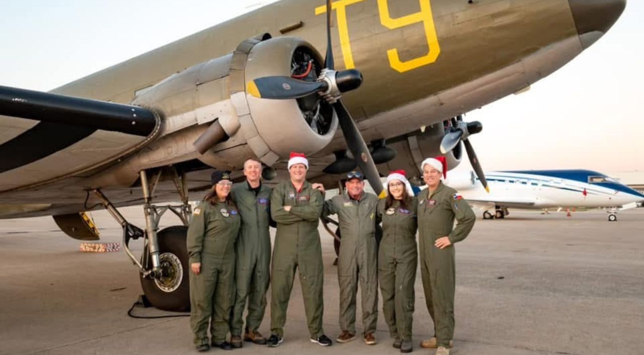 Greatest Generation Aircraft: Christmas Light Flights 2025 10 Christmas