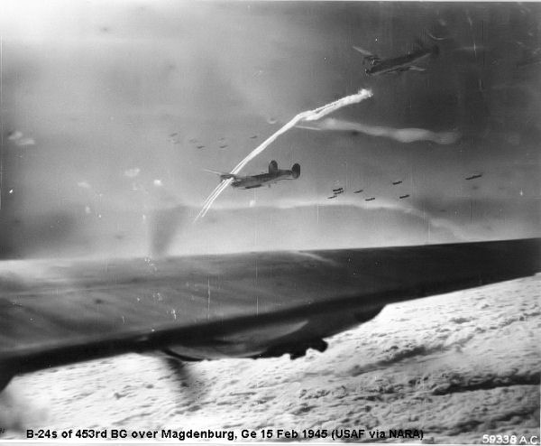 A VETERAN' STORY: The Nose Gunner 10 Consolidated B 24 Liberators of the 453rd Bomb Group