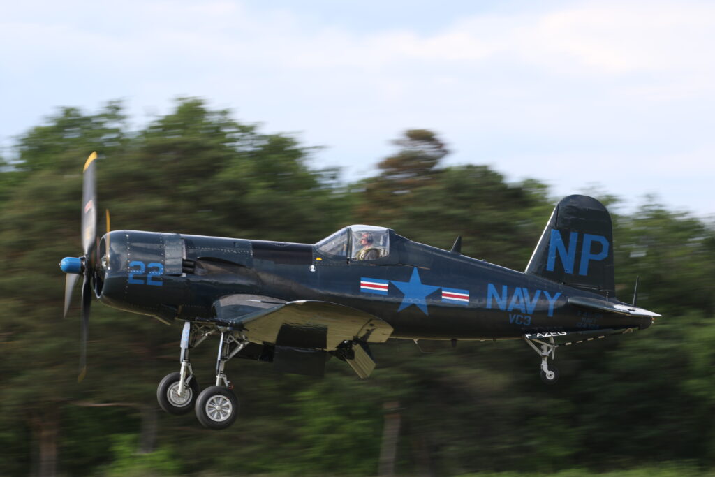 Le Temps des Hélices - La Ferté Alais airshow 2024 22 Corsair 7D2 1486