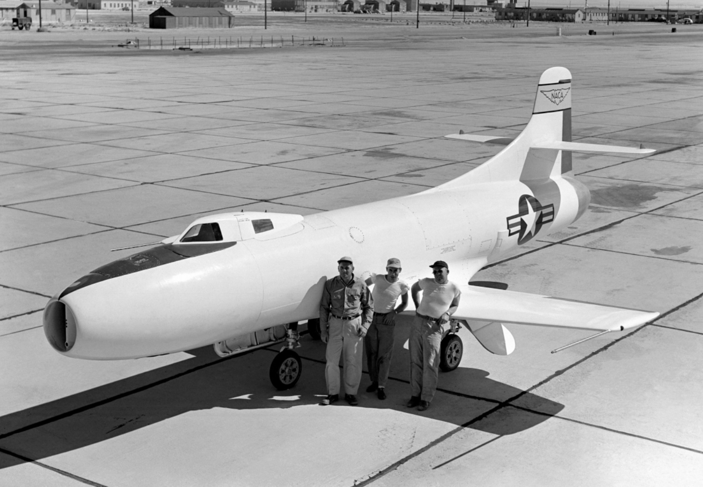 Flight Test Files: The Douglas D-558-I Skystreak 12 D 558 1 on ramp with ground crew