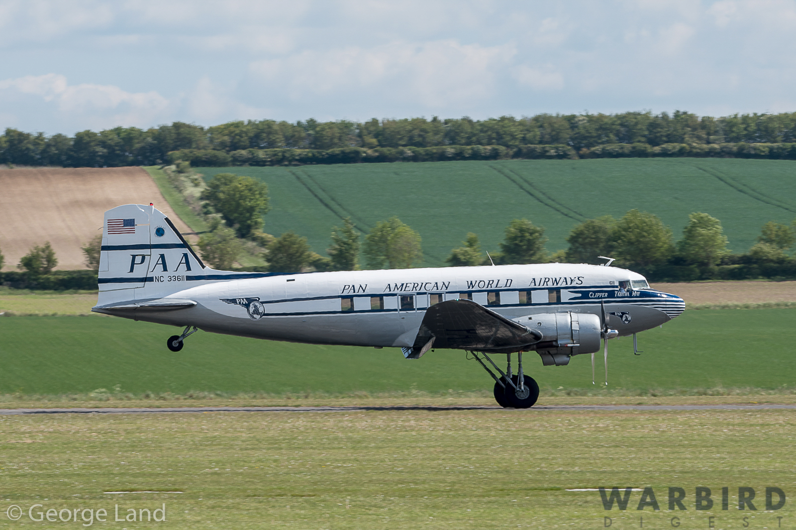 D-Day Squadron Update - Clipper Tabitha May Arrives Duxford - Others Depart Goose Bay 14 DC3 D75 2321