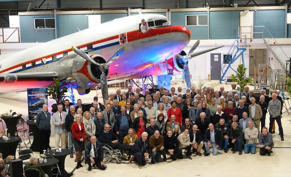 End of an Era: DDA Classic Airlines’ DC-3 'Princess Amalia' Retires After 40 Years of Service in the Netherlands 22 DDA volunteers during farewell meeting Sept 2024 copy