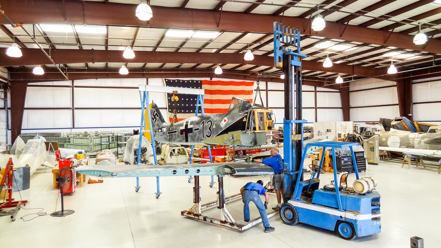 FW-190 First Flight At GossHawk Unlimited!!! 22 Sliding the wings into place. (photo via GossHawk Unlimited)