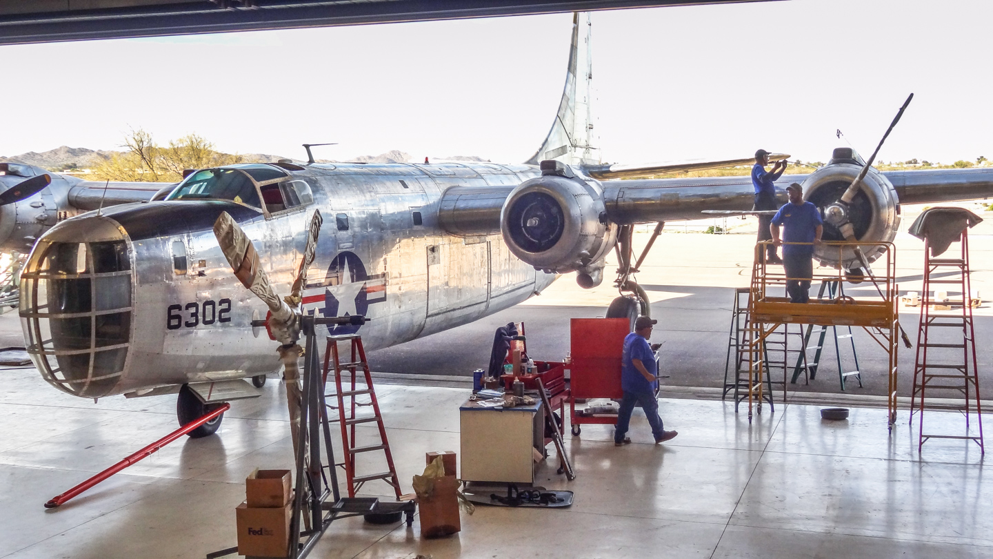 Privateer Airborne 16 Installing the last of the newly-overhauled propellers in January, 2015. (GossHawk Unlimited photo)