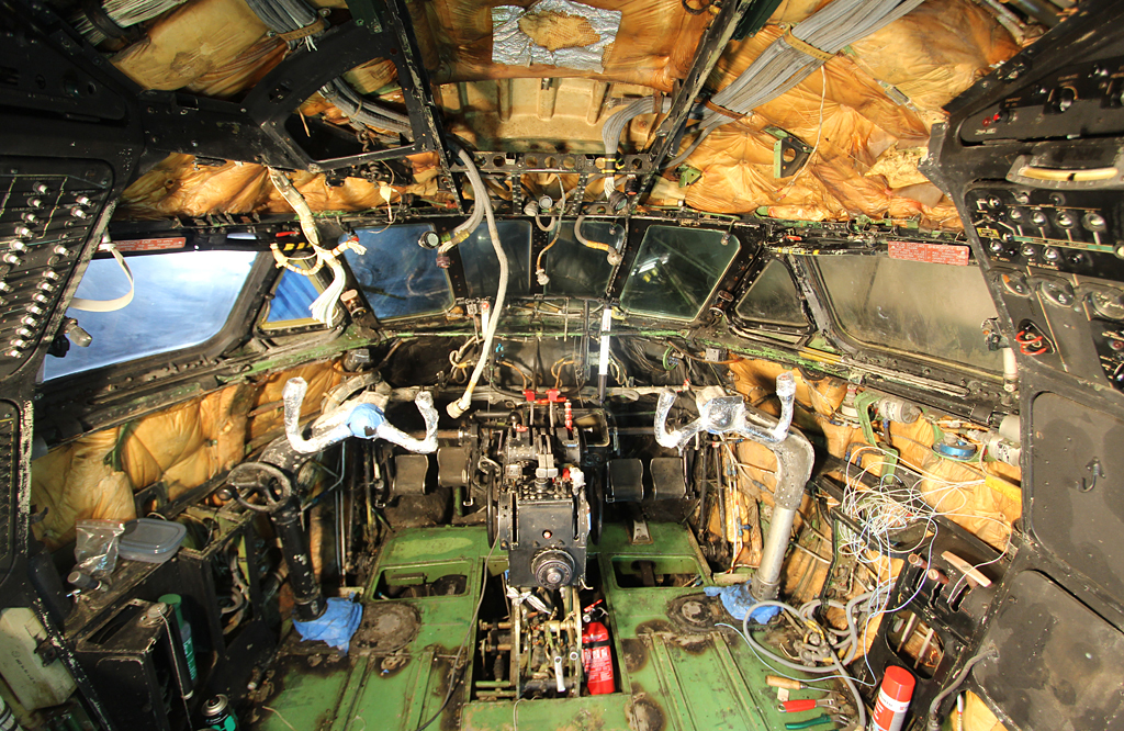 Sud Aviation Caravelle Cockpit Simulator 16 Gutting the cockpit prior to restoration. (photo via Nils Andersson)