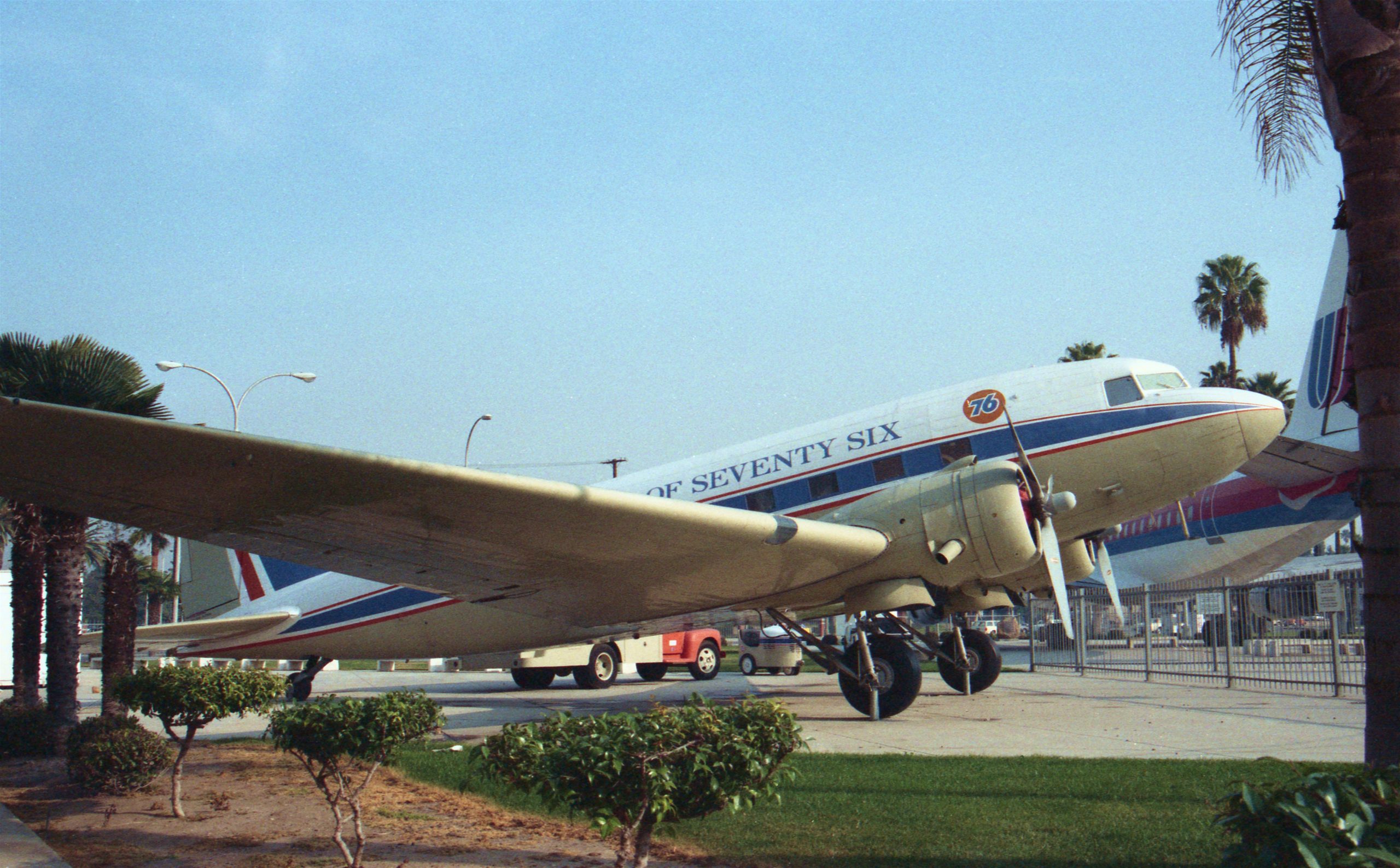 Douglas DC-3 Returns to Exposition Park 15 Douglas DC 3 362 c n 3269 N760 1991 12 00 Andre Gerwing Collection ID 007092 scaled