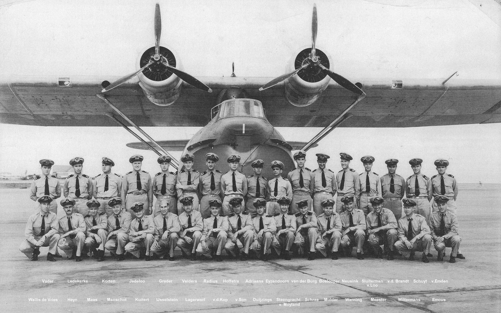 The World’s Oldest Flying PBY Catalina 11 Alraedy before WW II reached the Netherlands Indies, Dutch Catalina crews were trained in the USA. Here fresh can be seen in front of a Cat at NAS Corpus Christi.