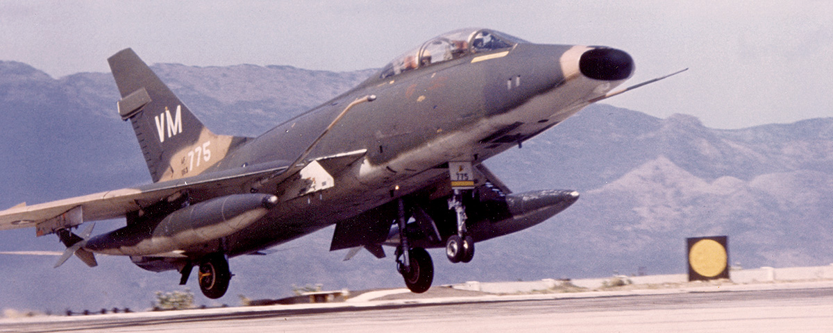 Collings Foundation's F-100 Super Sabre Flies Again! 11 F 100 Super Sabre Misty 1200 480