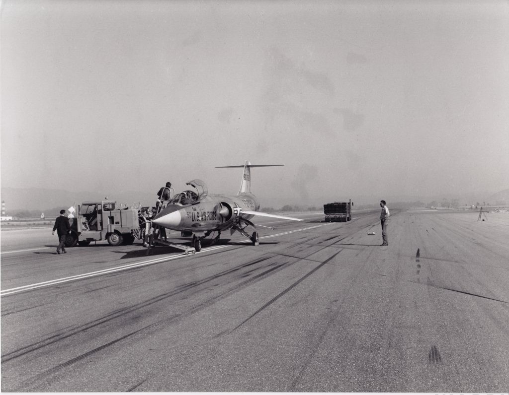INTO THE THIN AIR: F-104 Starfighter World Altitude Records 13 F 104A 56 0762 Pt Mugu 12131957 Lockheed
