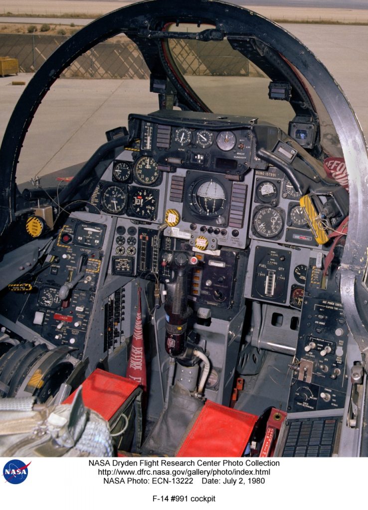 Flight Test Files: Grumman F-14 Tomcat 17 F 14 991 cockpit