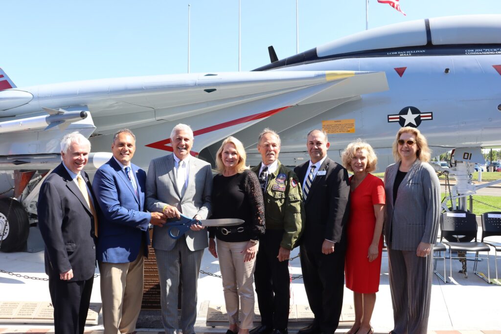 Last F-14 Tomcat in US Navy Service Now on Display at The Cradle of Aviation Museum 13 F 14D Now Officially on Display at The Cradle of Aviation Museum