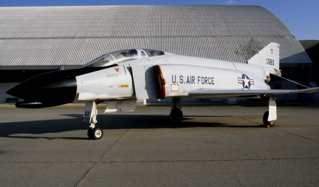 Rejuvenating a Combat Veteran Phantom II 10 F 4C Phantom II 64 0683