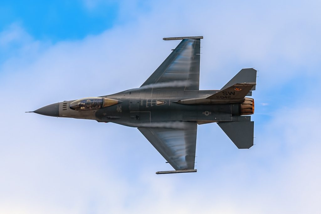 Greatest Fighter Jets of All Time 12 F16Viper Photo Britt Dietz