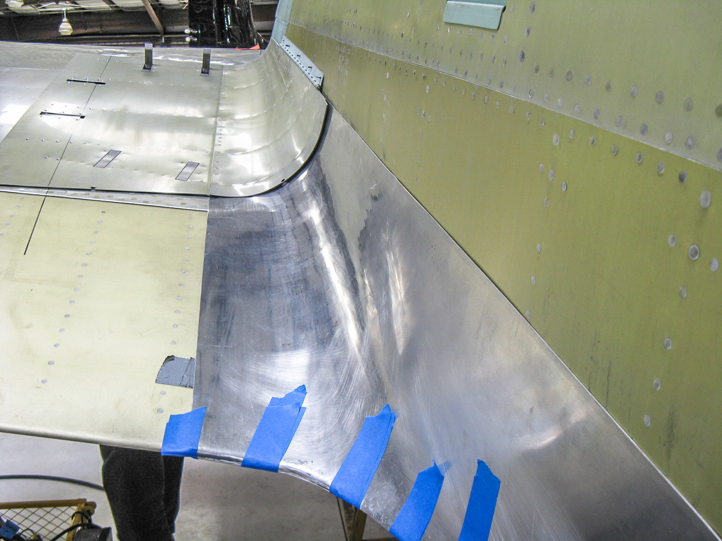 FW-190 First Flight At GossHawk Unlimited!!! 13 Fabricating the aft wing fillets. (photo via GossHawk Unlimited)