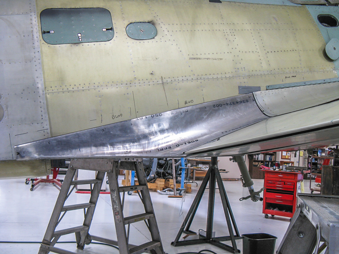 FW-190 First Flight At GossHawk Unlimited!!! 14 Fabricating the aft wing fillets. (photo via GossHawk Unlimited)