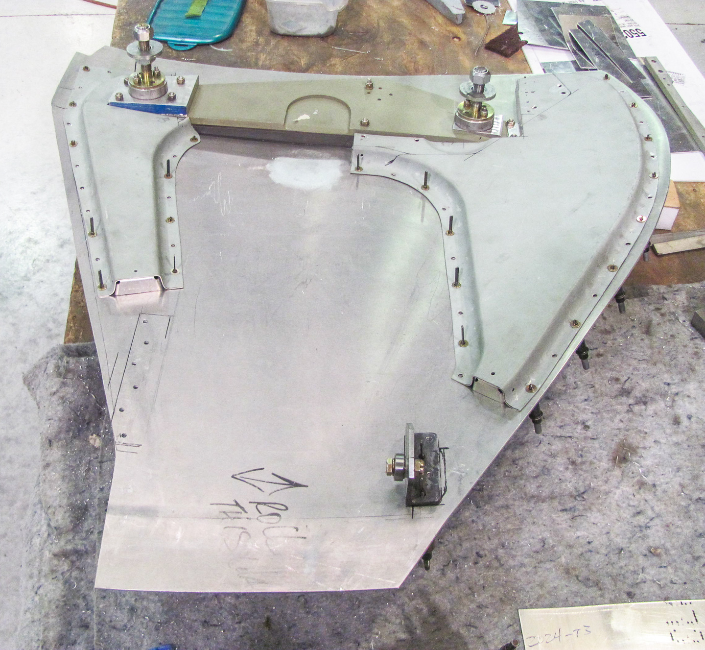 FW-190 First Flight At GossHawk Unlimited!!! 16 Fabricating the undercarriage doors. (photo via GossHawk Unlimited)