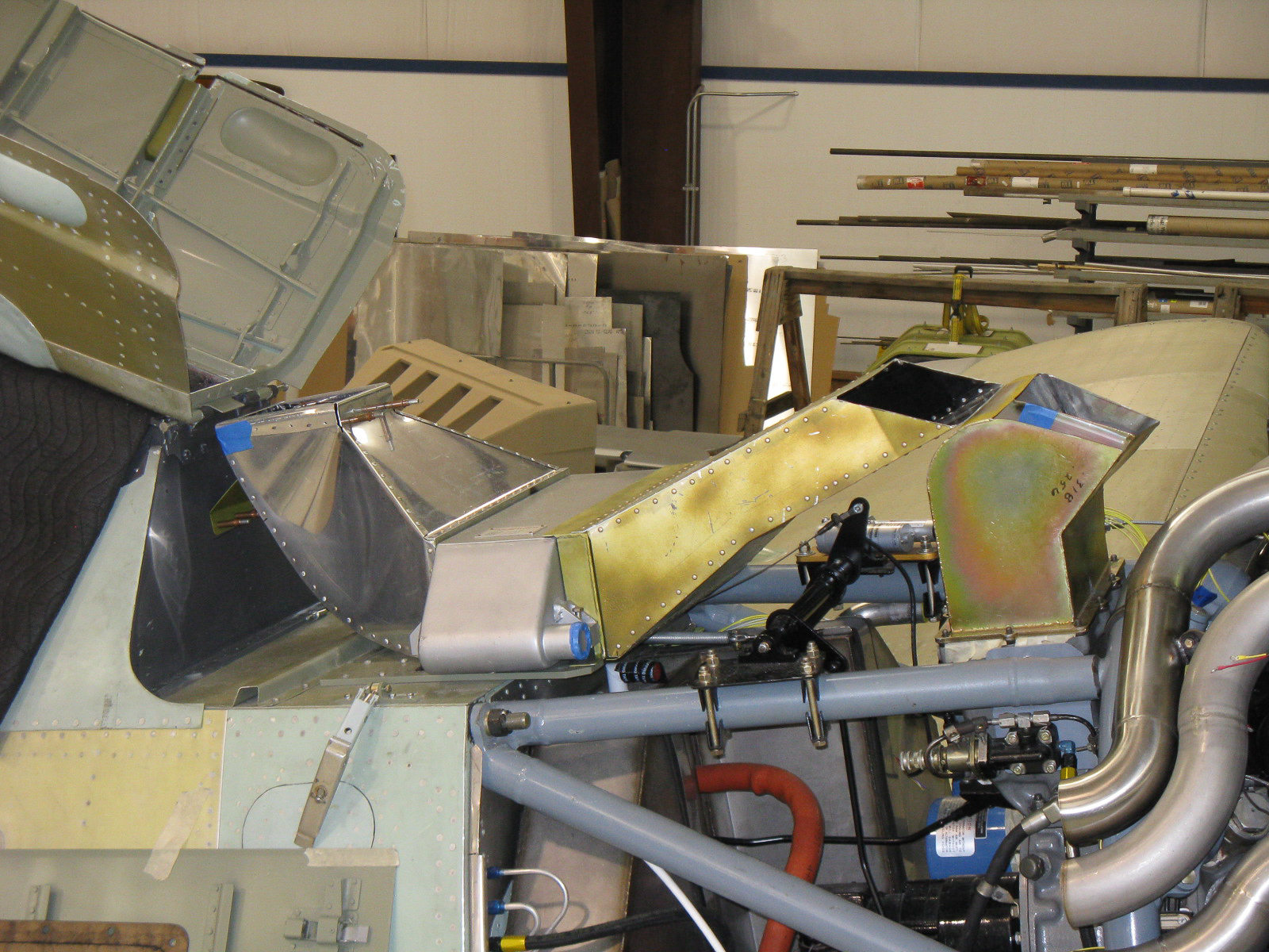 FW-190 First Flight At GossHawk Unlimited!!! 48 Fitting the rear oil cooler ducting. (photo via GossHawk Unlimited)