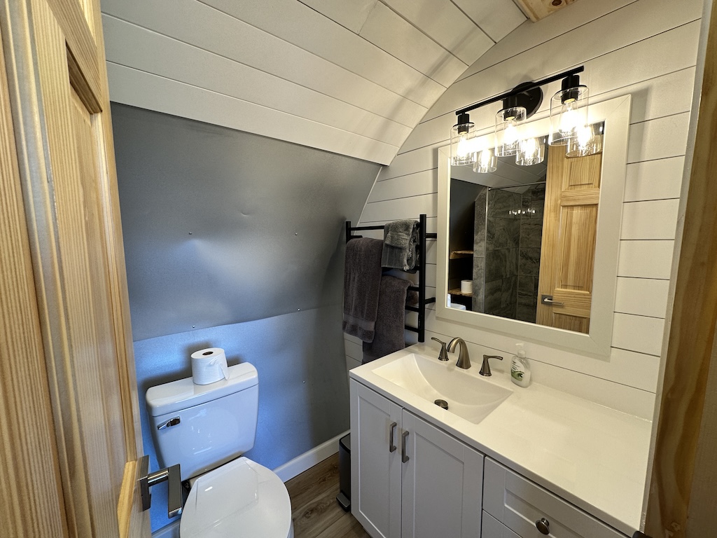 Jon Kotwicki and the FLY8MA Pilot Lodge: A Vision for Aviation Adventure in Alaska With a Vintage Touch 24 Fly8MA Pilot Lodge DC 6 Liftmaster1346 copy