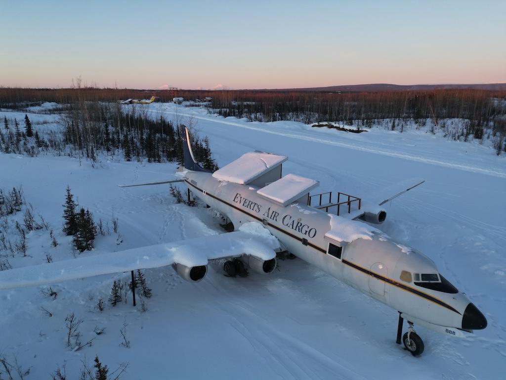 Jon Kotwicki and the FLY8MA Pilot Lodge: A Vision for Aviation Adventure in Alaska With a Vintage Touch 22 Fly8MA Pilot Lodge DC 6 Liftmaster 0871 copy