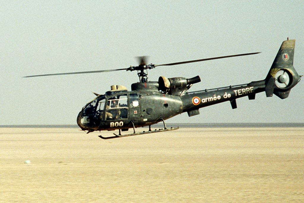 Today in Aviation History: First Flight of the AƩrospatiale Gazelle 12 French SA341F2 Gazelle during Desert Shield