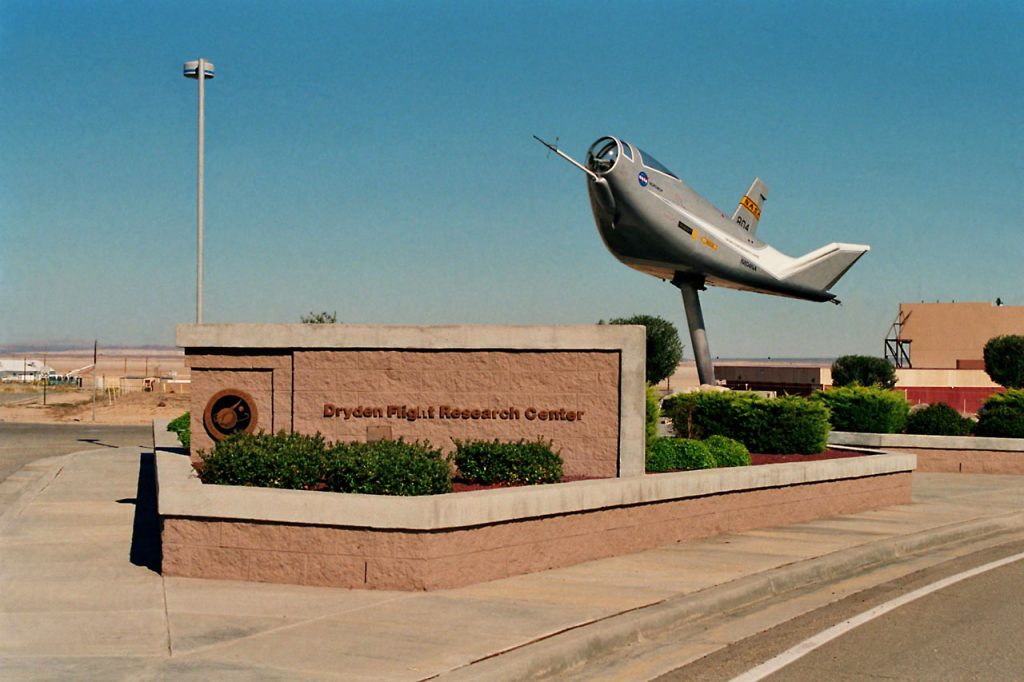 Flight Test Files: Northrop HL-10 - Solving the Aerodynamics of Reentry 12 HL 10 Dryden