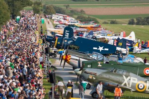 Air Show Report: Germany's Hahnweide Oldtimer Air Show 2013 12 Aircraft sandwiched between crowds of spectators and the runway. (Image Credit: Andreas Zeitler)
