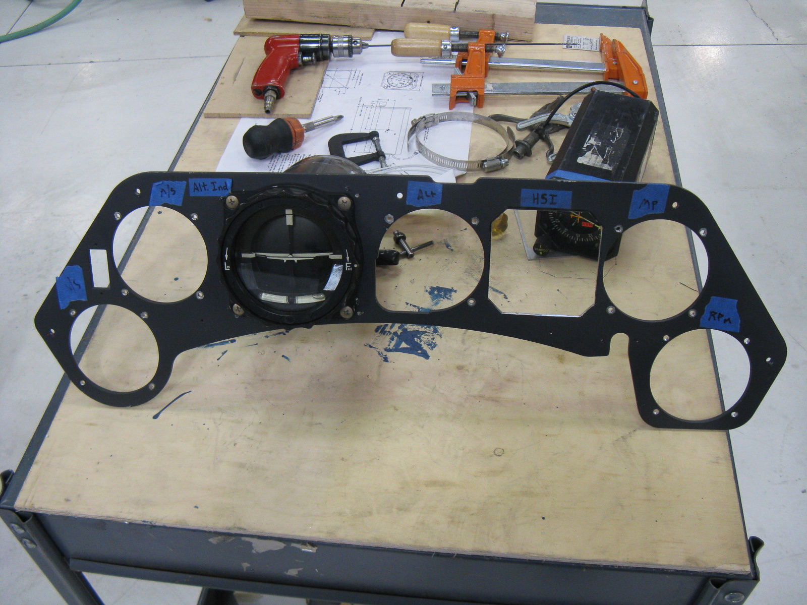 FW-190 First Flight At GossHawk Unlimited!!! 41 Painting the main instrument panel. (photo via GossHawk Unlimited)