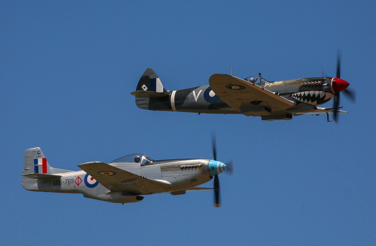 2015 Temora Aviation Museum - Warbirds Downunder Air Show Report 18 The P-51D Mustang and Spitfire Mk.VIII. (photo by Phil Buckley)