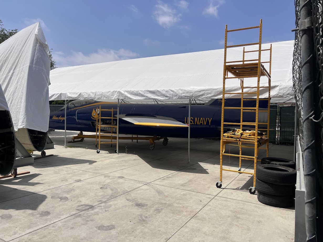 Grumman F11F Tiger Arrives at California Science Center 27 IMG 8254