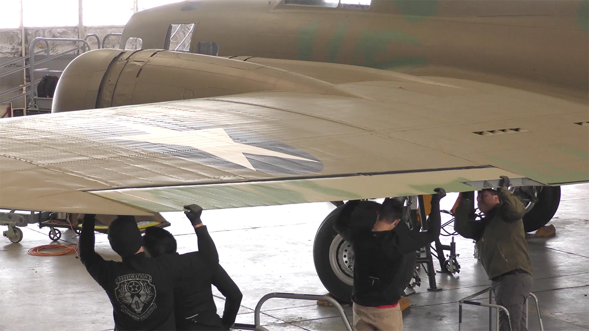 The Memphis Belle - Nearly There Now! 9 Installing the Aileron