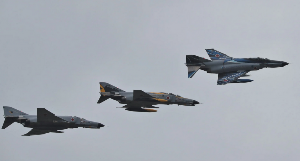Japan’s Phantom Phinal Pharewell 10 JASDF F 4 Phantom 301302 Hikotai