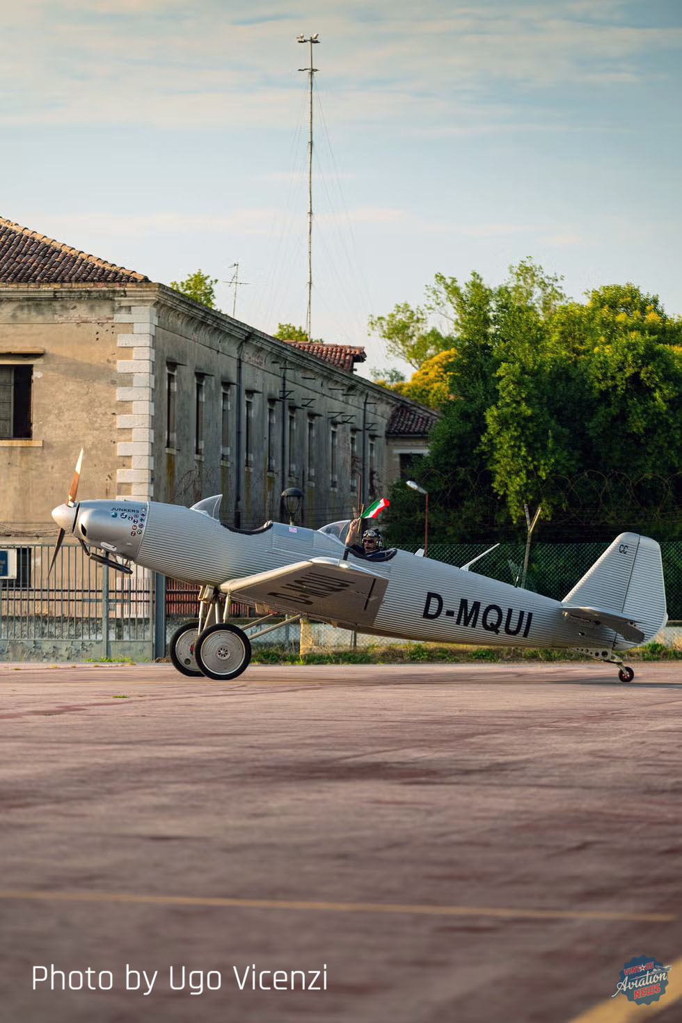 Junkers Aircraft Opens Venezia Lido Office 18 Junkers Venezia 05
