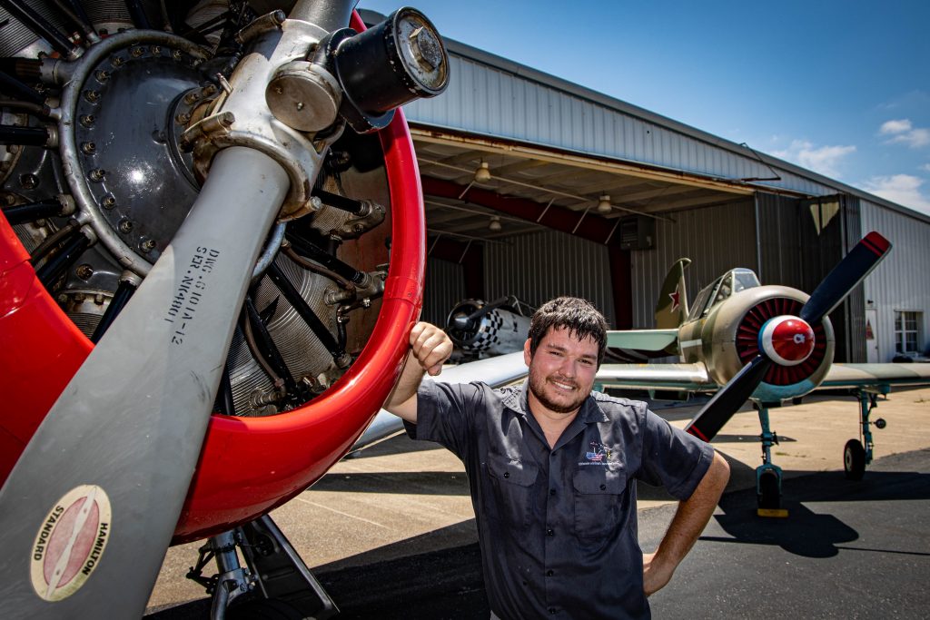 Warbirds 20 Under 40 - Meet the 2019 Honorees 22 Justin Spence