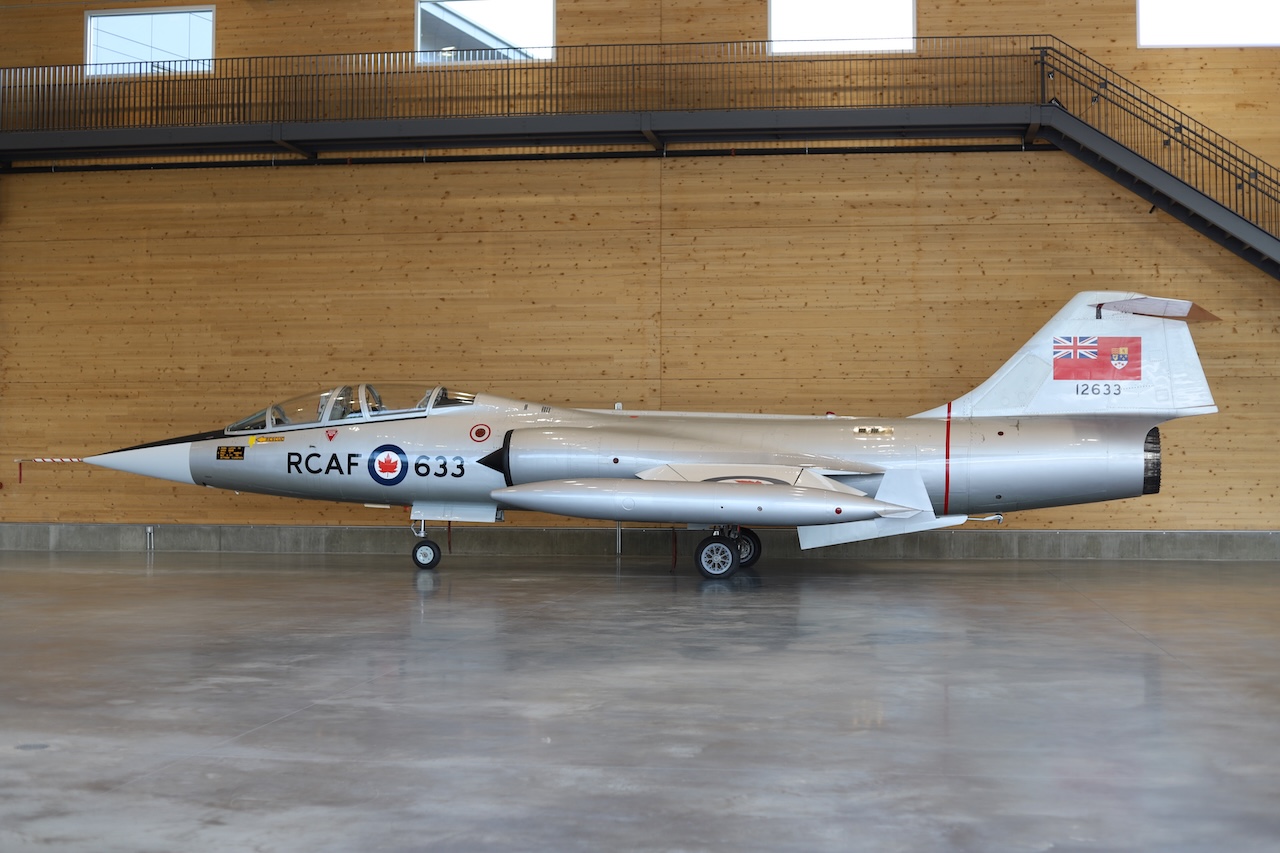 The KF Centre for Excellence's CF-104 Starfighter 15 KF Centre CF 104 Starfighter RCAF 4725 copy