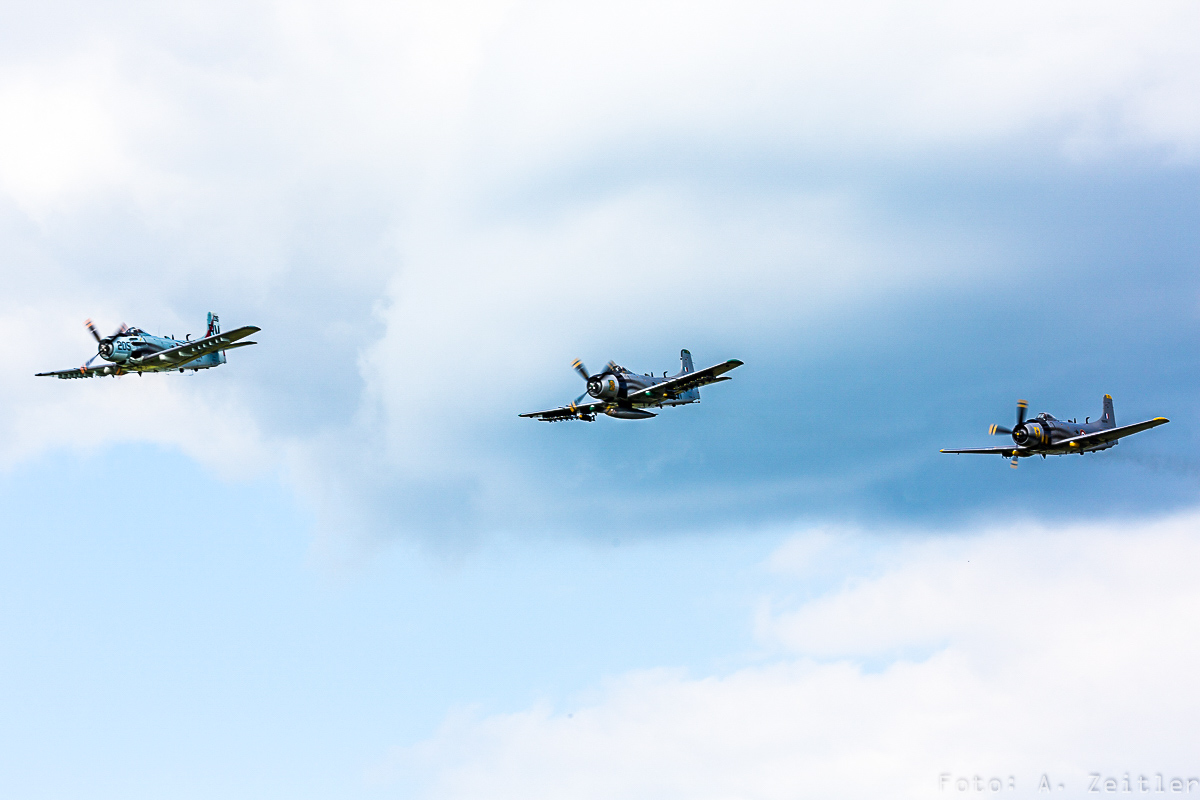 La Ferté-Alais 2015 - Air Show Report 23 Three Skyraiders!