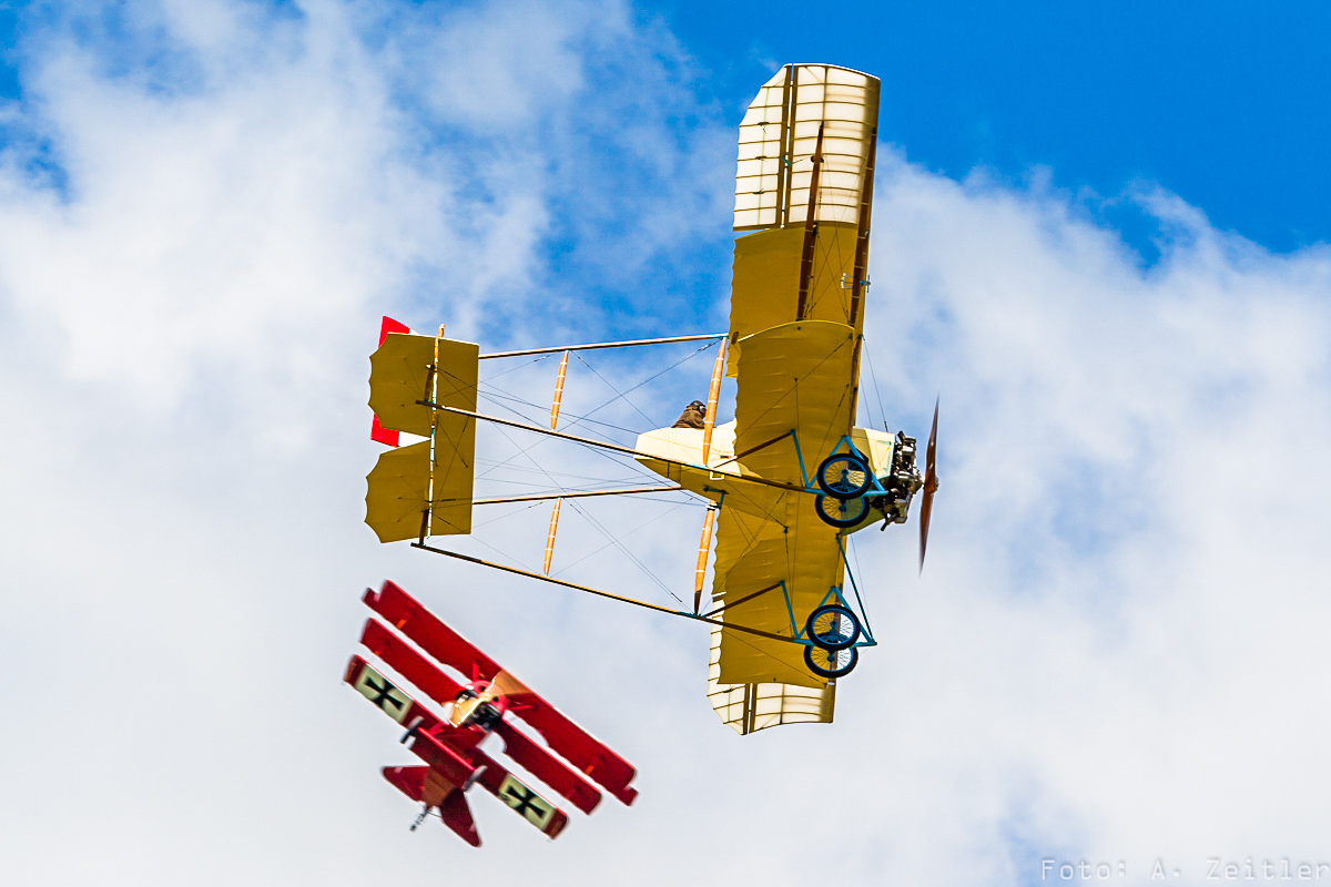 La Ferté-Alais 2015 - Air Show Report 11 The Caudron G.III duking it out with a Fokker Dr.I Triplane.