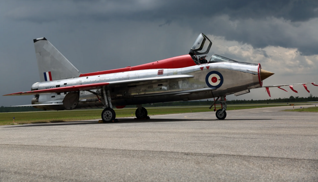 Flying EE Lightning Project Leaves U.S., Focuses on New Jet 11 Lightning 422 N422XS 2 1