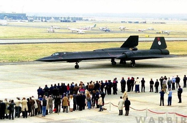 Today in Aviation History - The SR-71 Flew New York to London in Less Than 2 Hours 11 Lockheed SR 71A LO 61 7972 arriving at Washington Dulles International Airport 6 March 19901