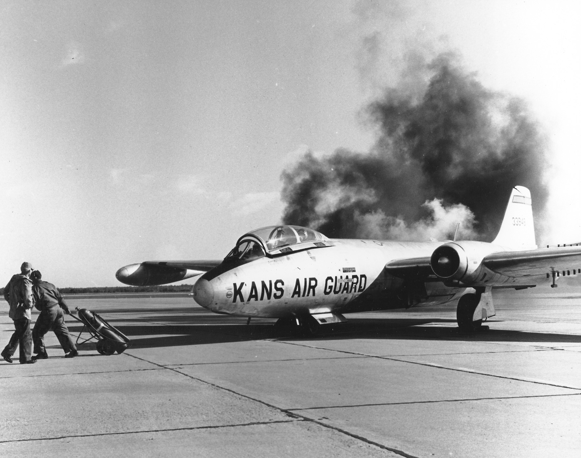 English Electric Canberra TT.18 WJ680 - First Engine Start at Temora! 11 Martin RB 57A engine start