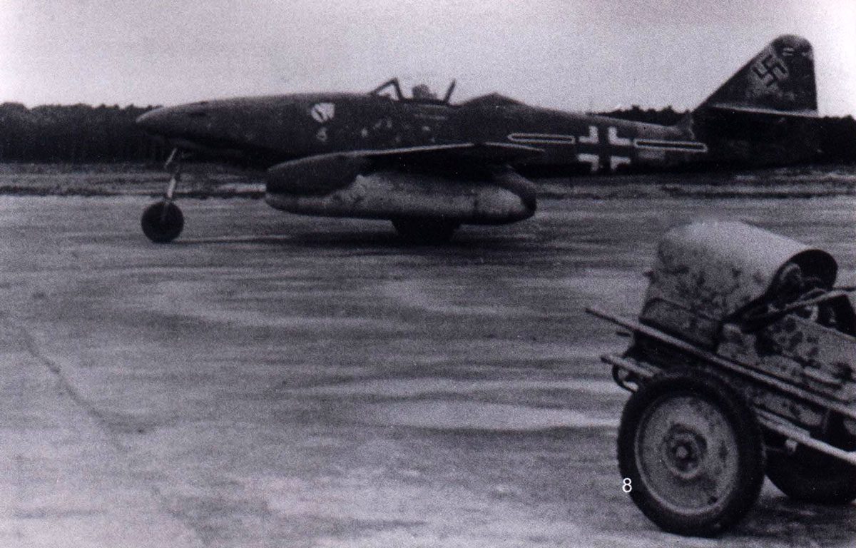 Pima Air and Space Museum Restores a Bf 109 F-4 and Builds an Me 262 18 Messerschmitt Me 262A1a Stab II.JG7 Geschwaderkommodore Theo Weissenberger Green 4 Germany 1945 02 e1770565636216