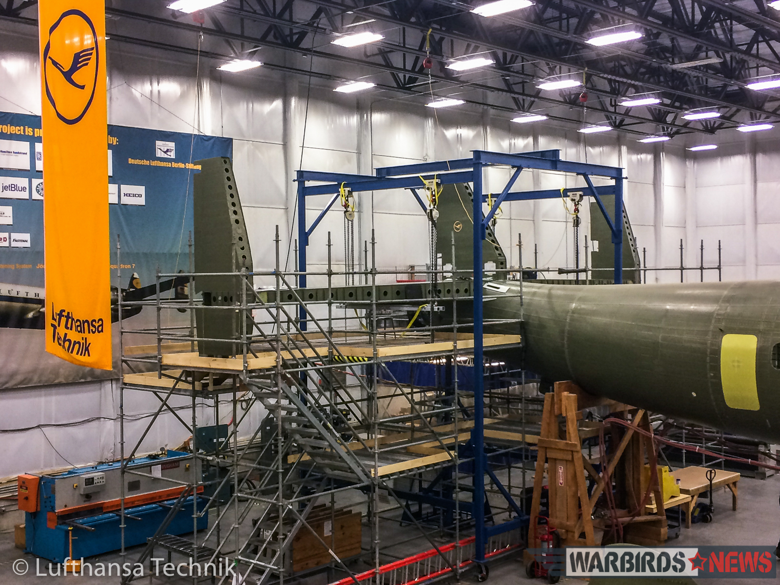 Lufthansa Lockheed L-1649A Super Star Restoration - Part 2 19 The vertical stabilizers were recently reinstalled on the empenage. (© Lufthansa Technik)