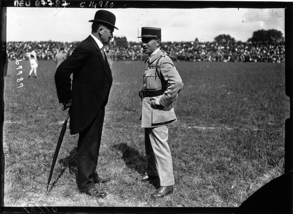 The Allied Ace of Aces: René Fonck’s Path to 75 Aerial Victories 13 Mr Lebrun ministre du Blocus sentretient avec Fonck btv1b9031073b