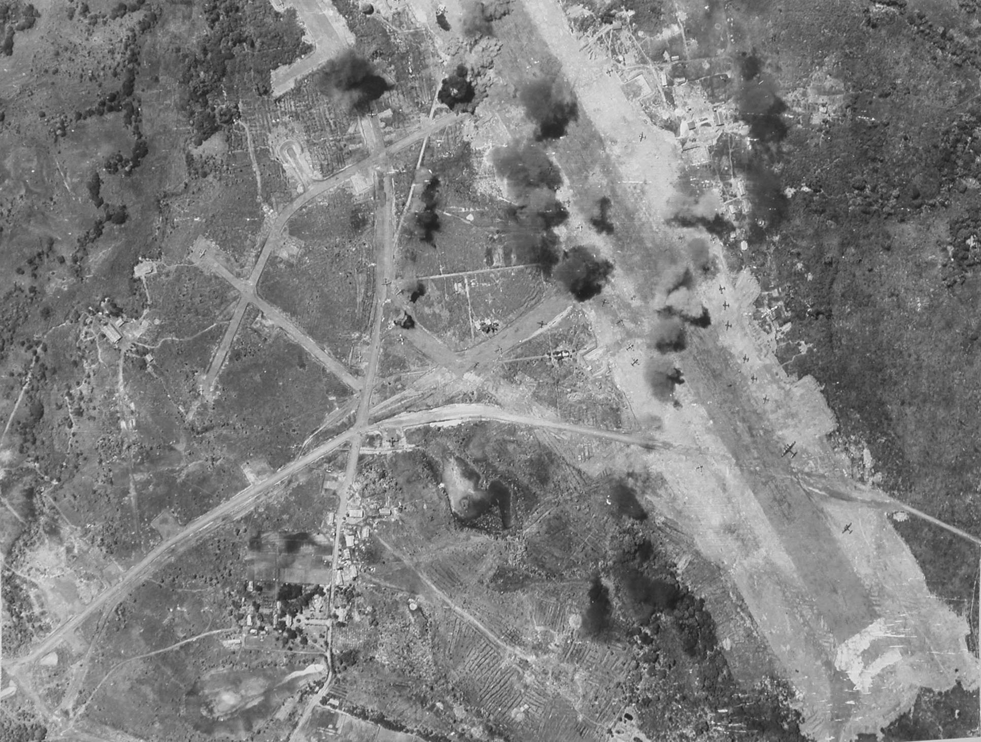 Kawaguchiko Motor Museum/Fighter Museum to Reopen Through August 12 NA02009