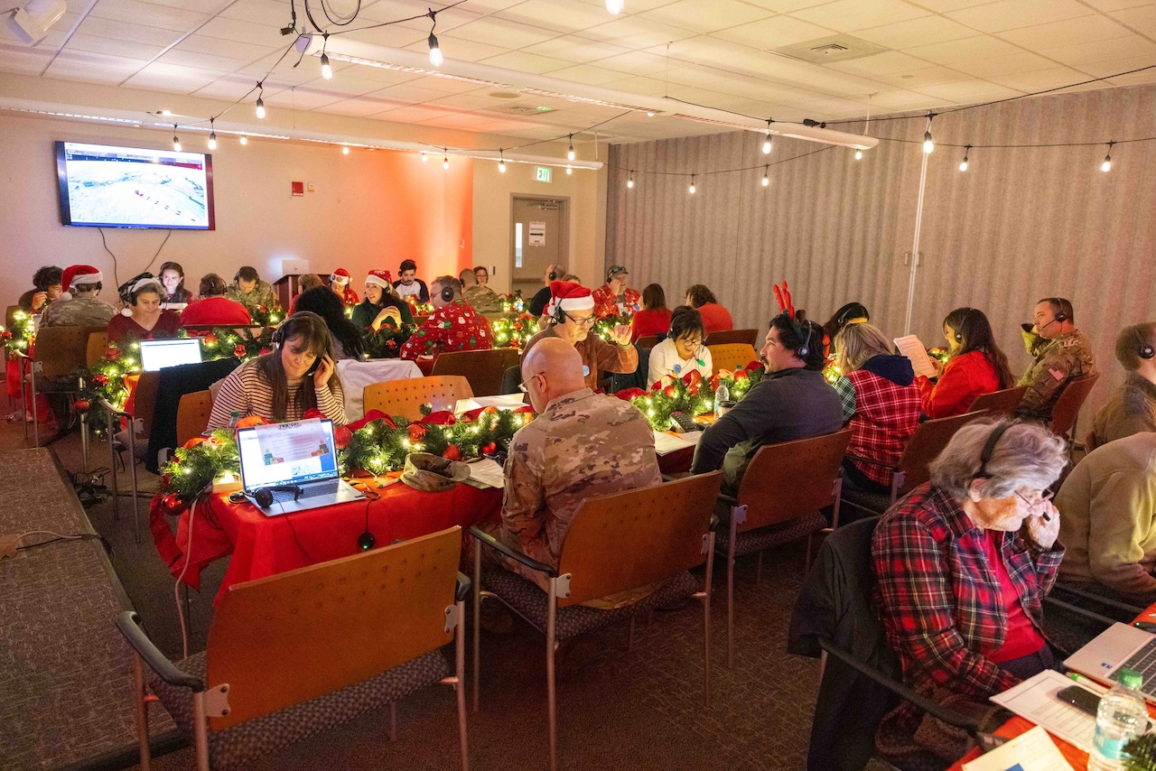 NORAD Prepares to Track Santa for 70th Consecutive Year 13 NORAD Tracks Santa Operations Center