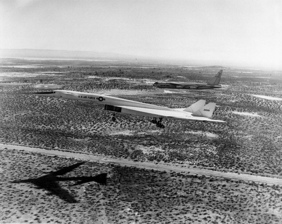 Today in Aviation History - First Flight of The North American Aviation XB-70 Prototype 12 North American Aviation XB 70A 1 NA Valkyrie 62 0001 B 52