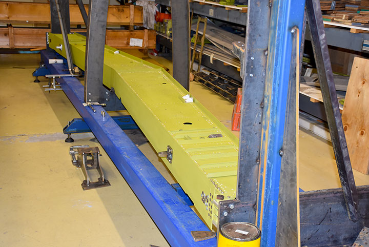 Lightning Progress Downunder - P-38 Restoration Report - January, 2018 14 P 38 Lightning main spar completed mounted in new full wing jig as work commences on full wing construction 2017