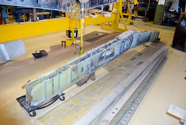 Lightning Progress Downunder - P-38 Restoration Report - January, 2018 11 P 38 Lightning original main spar in foreground for use as a pattern July 2017