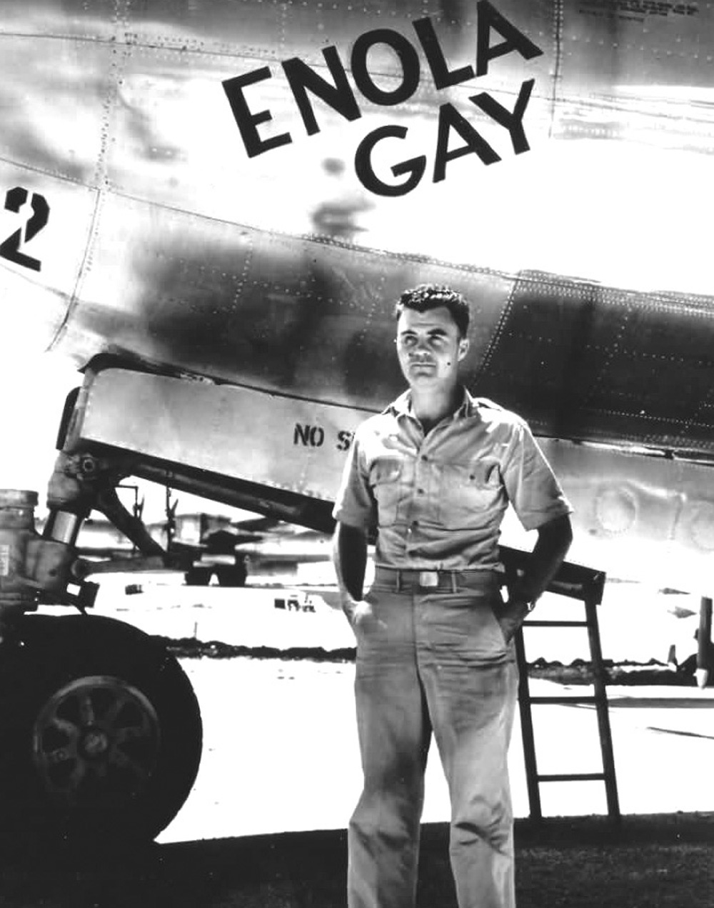 Displaying Controversy: Exhibiting the B-29 Superfortress Enola Gay 12 Paul Tibbets B 29 Enola Gay